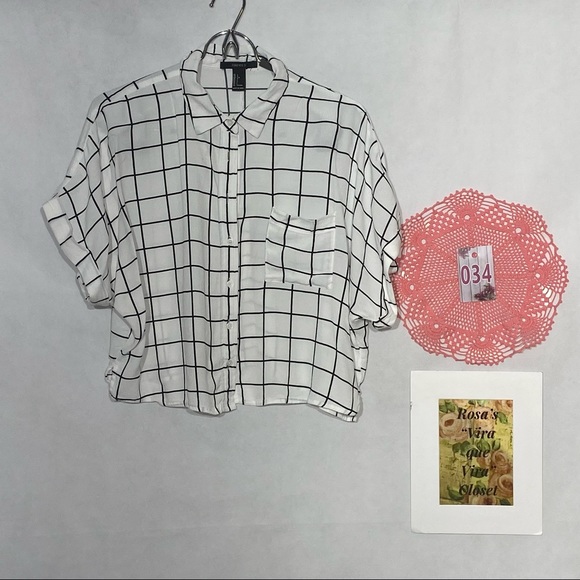 Forever 21 White and Black Crosshatch Button Down Short Sleeve Crop Top Large - Picture 2 of 9